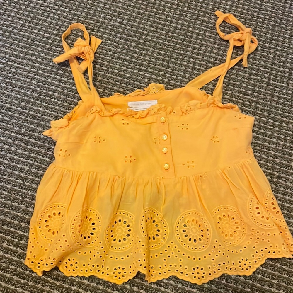 summery cropped yellow tank top